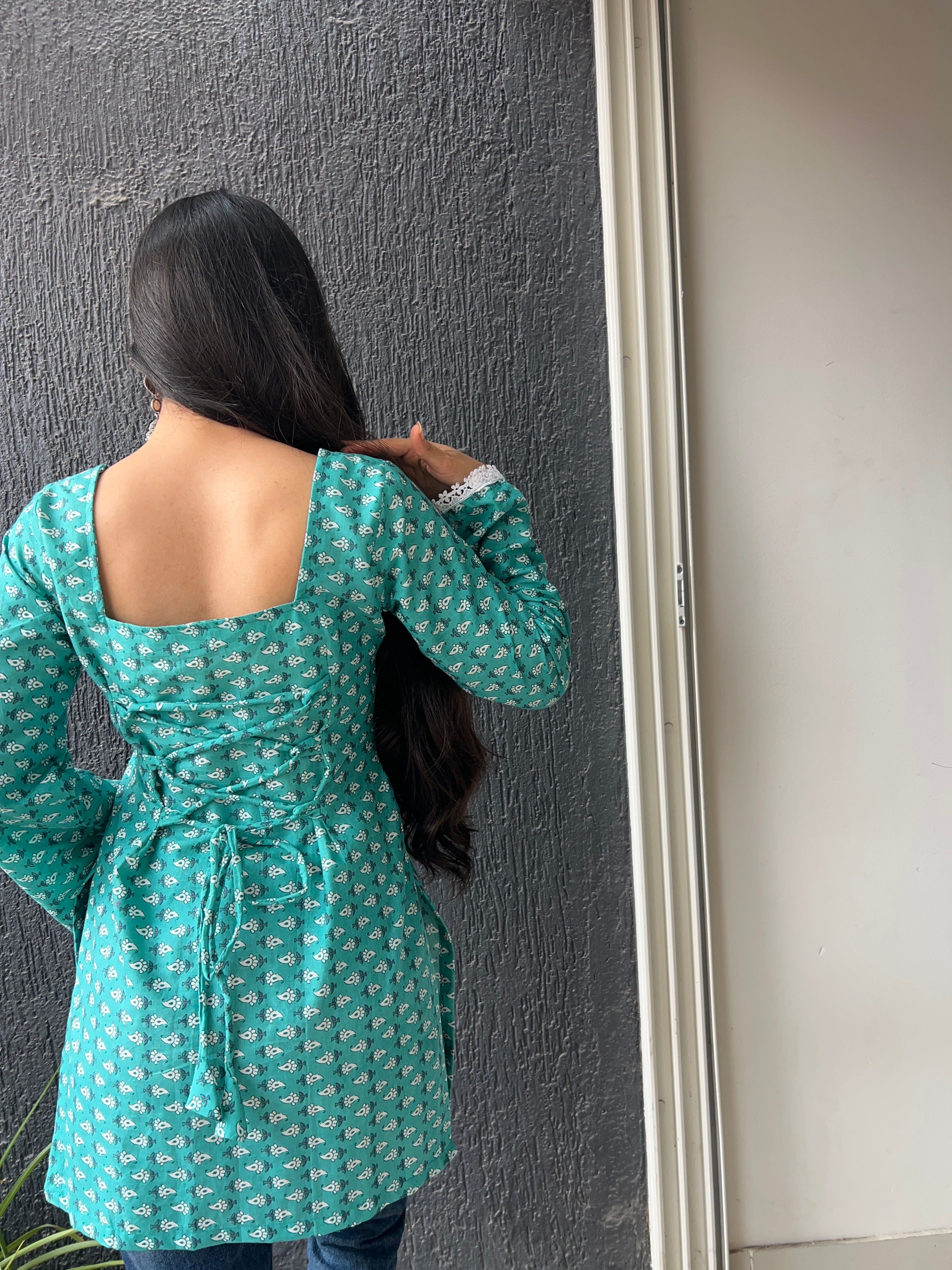 Vanya Kurti