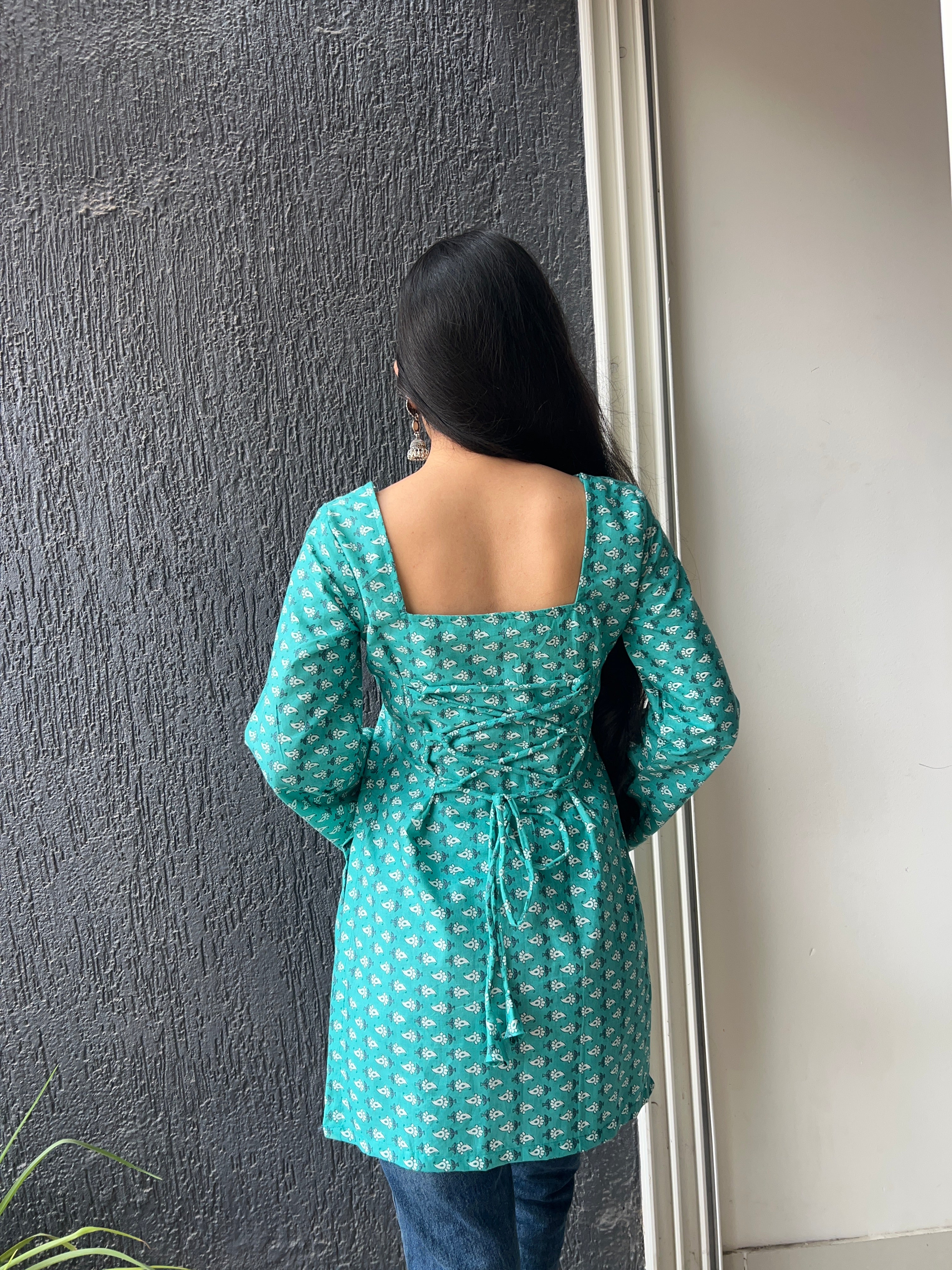 Vanya Kurti