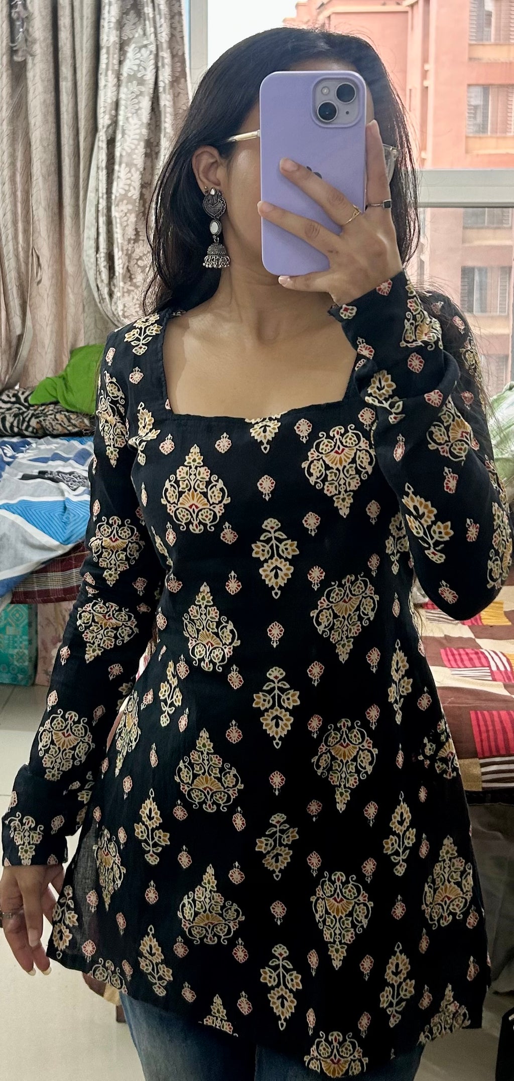 Inaya Kurti
