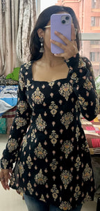 Inaya Kurti